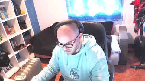 Snapshot of ravingr3d3 chatting on 02/25/25, 09:09 ravingr3d3 online show from 02/25/25, 09:09