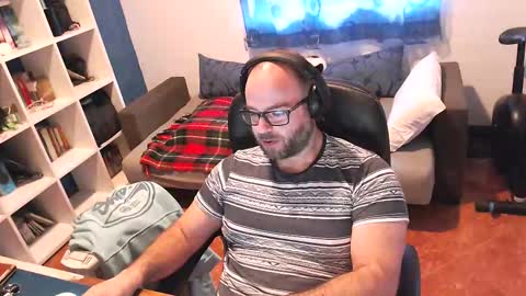 Snapshot of ravingr3d3 chatting on 03/10/25, 03:30 ravingr3d3 online show from 03/10/25, 03:30