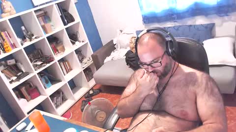 Snapshot of ravingr3d3 chatting on 09/30/25, 03:28 ravingr3d3 online show from 09/30/25, 03:28