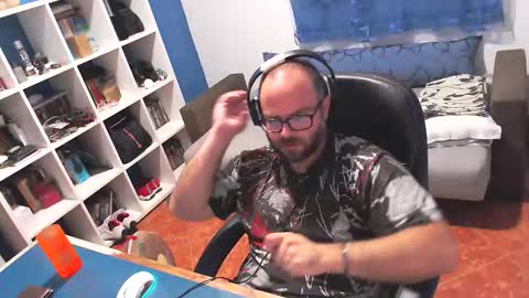 Snapshot of ravingr3d3 chatting on 10/05/25, 09:24 ravingr3d3 online show from 10/05/25, 09:24