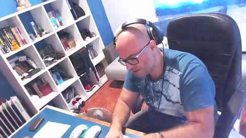 Snapshot of ravingr3d3 chatting on 10/08/25, 10:24 ravingr3d3 online show from 10/08/25, 10:24