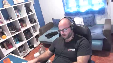 Snapshot of ravingr3d3 chatting on 10/21/25, 09:43 ravingr3d3 online show from 10/21/25, 09:43