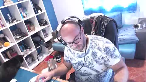 Snapshot of ravingr3d3 chatting on 10/23/25, 11:09 ravingr3d3 online show from 10/23/25, 11:09