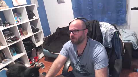 Snapshot of ravingr3d3 chatting on 10/28/25, 11:18 ravingr3d3 online show from 10/28/25, 11:18