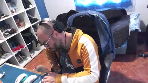 Snapshot of ravingr3d3 chatting on 10/30/25, 12:50 ravingr3d3 online show from 10/30/25, 12:50