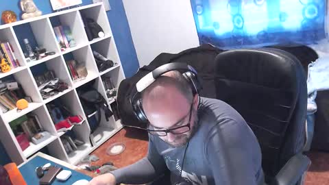 Snapshot of ravingr3d3 chatting on 10/31/25, 09:21 ravingr3d3 online show from 10/31/25, 09:21