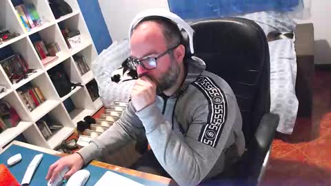 Snapshot of ravingr3d3 chatting on 01/18/26, 07:17 ravingr3d3 online show from 01/18/26, 07:17