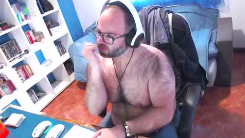 Snapshot of ravingr3d3 chatting on 01/19/26, 03:05 ravingr3d3 online show from 01/19/26, 03:05