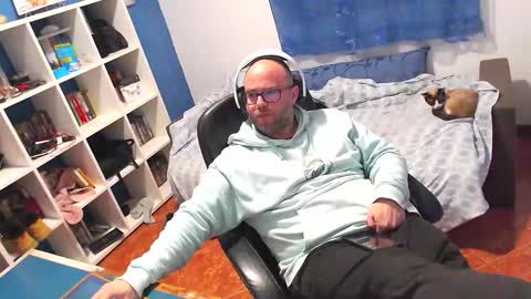 Snapshot of ravingr3d3 chatting on 02/06/26, 12:15 ravingr3d3 online show from 02/06/26, 12:15