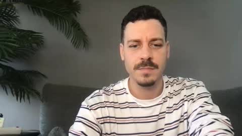 Snapshot of rawspn chatting on 02/08/26, 10:51 rawspn online show from 02/08/26, 10:51