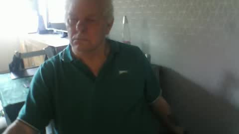 Snapshot of ray47 chatting on 11/01/25, 02:41 ray47 online show from 11/01/25, 02:41