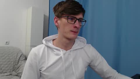 Snapshot of ray_booy chatting on 11/12/25, 05:46 Ray Booy online show from 11/12/25, 05:46