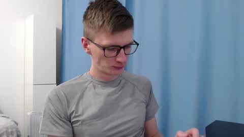 Snapshot of ray_booy chatting on 11/27/25, 08:22 Ray Booy online show from 11/27/25, 08:22