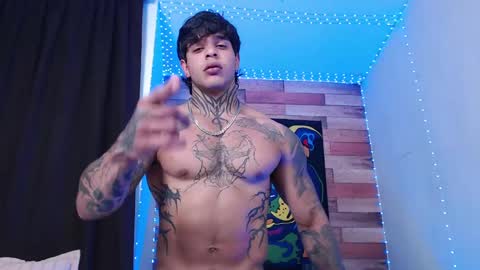 Snapshot of ray_coopers chatting on 01/11/25, 01:27 Ray Coopers online show from 01/11/25, 01:27