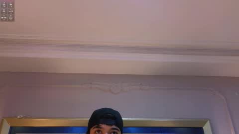 Snapshot of ray_coopers chatting on 11/05/25, 02:11 Ray Coopers online show from 11/05/25, 02:11