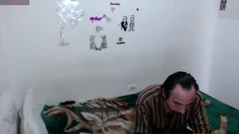 Snapshot of ray_naomi chatting on 01/15/26, 08:45 ask us online show from 01/15/26, 08:45