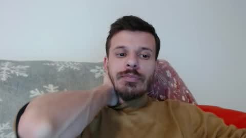 Snapshot of rayann27 chatting on 12/16/25, 10:37 rayan online show from 12/16/25, 10:37