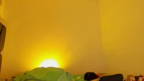 Snapshot of raydevil_ chatting on 11/12/25, 05:13 Rayn online show from 11/12/25, 05:13