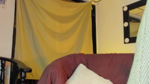 Rayn online show from 12/19/25, 02:07