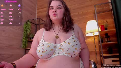 Snapshot of raydirin chatting on 01/12/25, 04:08 Ray online show from 01/12/25, 04:08