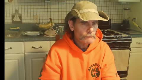 Ray online show from 10/28/25, 08:22