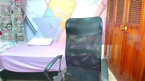 Snapshot of raylin_escobar chatting on 06/09/26, 06:41 raylin_escobar online show from 06/09/26, 06:41
