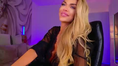 raysalexis19 online show from 07/30/26, 12:15