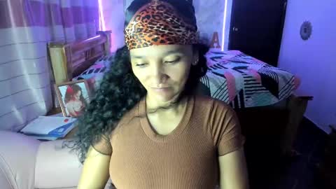 Snapshot of rayza_mature_ chatting on 02/23/25, 12:41 Danna online show from 02/23/25, 12:41