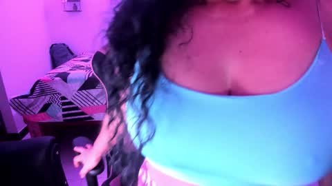 Snapshot of rayza_mature_ chatting on 11/13/25, 11:03 Danna online show from 11/13/25, 11:03