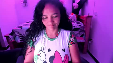 Snapshot of rayza_mature_ chatting on 11/14/25, 10:51 Danna online show from 11/14/25, 10:51