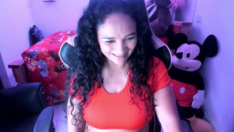 Snapshot of rayza_mature_ chatting on 12/01/25, 04:28 Danna online show from 12/01/25, 04:28