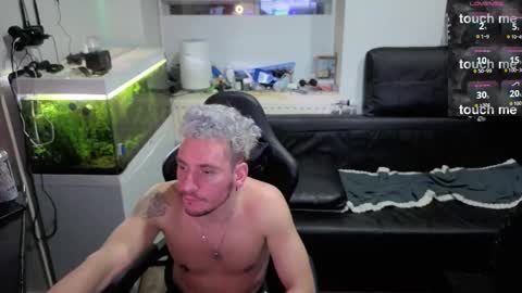 Rayzel online show from 02/09/26, 01:42