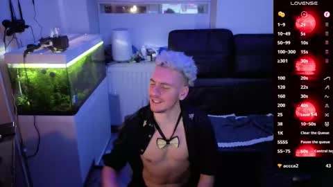 Rayzel online show from 02/15/26, 12:07