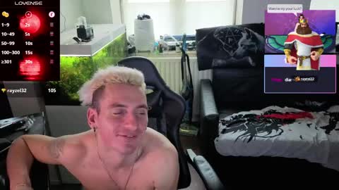 Rayzel online show from 05/11/26, 04:04
