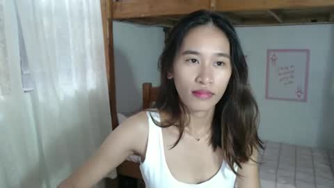 Snapshot of rea_petite chatting on 09/19/25, 12:34 Yna online show from 09/19/25, 12:34