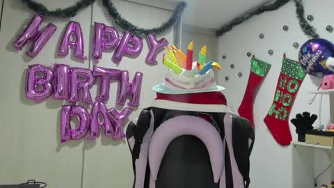 Snapshot of rea_winry chatting on 12/08/24, 04:25 Rea online show from 12/08/24, 04:25