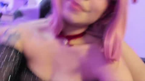 Snapshot of rea_winry chatting on 02/18/25, 04:26 Rea online show from 02/18/25, 04:26