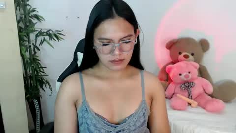 Snapshot of ready2care4youbabe chatting on 01/19/25, 02:57 Beth online show from 01/19/25, 02:57