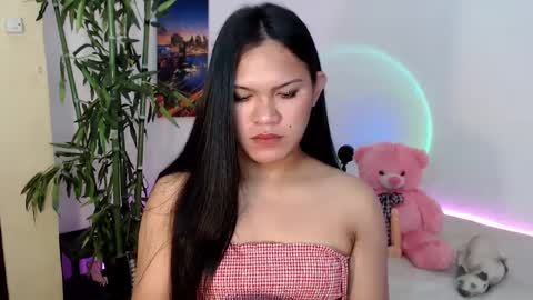 Snapshot of ready2care4youbabe chatting on 03/07/25, 04:35 Beth online show from 03/07/25, 04:35