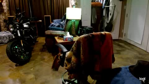 Snapshot of ready4aride2day chatting on 01/18/25, 10:39 ready4aride2day online show from 01/18/25, 10:39