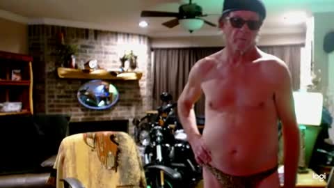 Snapshot of ready4aride2day chatting on 01/20/25, 10:40 ready4aride2day online show from 01/20/25, 10:40