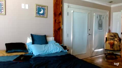 Snapshot of ready4aride2day chatting on 09/08/25, 05:56 ready4aride2day online show from 09/08/25, 05:56