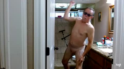 Snapshot of ready4aride2day chatting on 10/29/25, 02:30 ready4aride2day online show from 10/29/25, 02:30