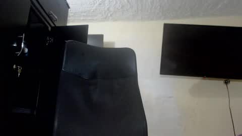 Snapshot of real1dk chatting on 12/30/24, 03:14 Sthith online show from 12/30/24, 03:14