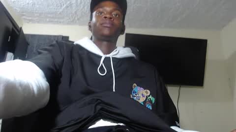 Snapshot of real1dk chatting on 01/14/25, 10:59 Sthith online show from 01/14/25, 10:59