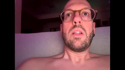 HugeSecret online show from 06/08/26, 01:20