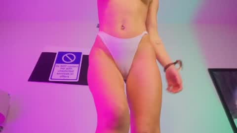 Lily Grace online show from 12/22/24, 04:06