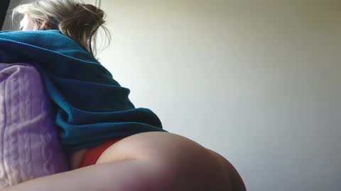 Lily Grace online show from 02/19/25, 05:27