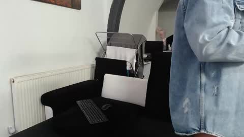 Ask me online show from 02/01/26, 04:55