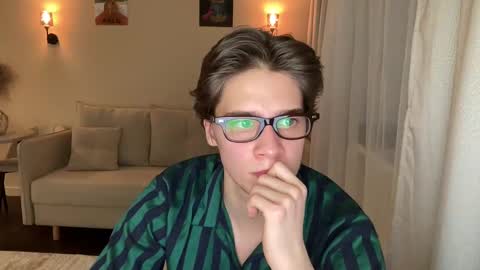 AliceEve online show from 01/20/25, 06:32